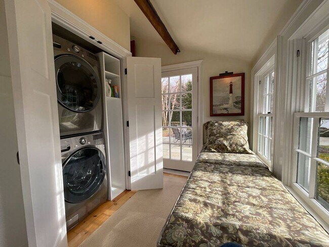 Building Photo - 23 Howard St