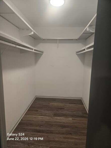 Building Photo - 22655 Chagrin Blvd