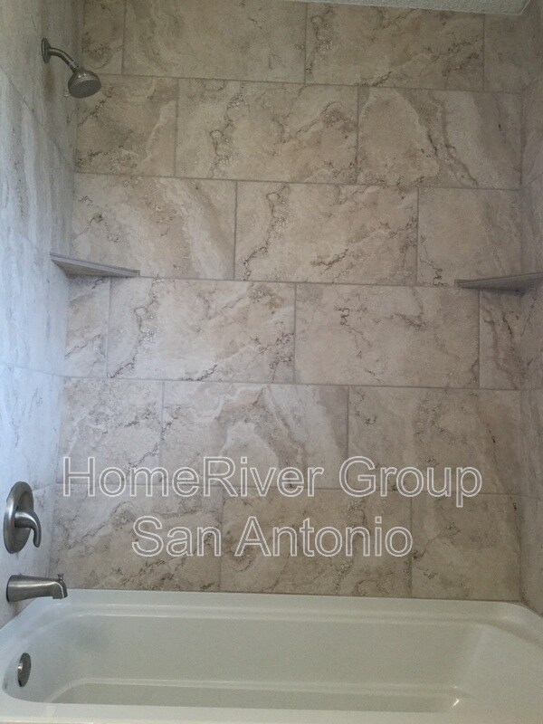 Building Photo - 3518 Pinebluff Dr