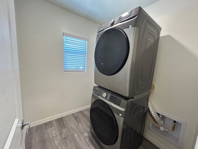 Building Photo - Newly Built Single Story Home Near Nellis AFB!