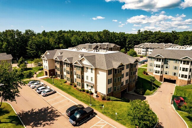 Building Photo - One Bedroom Apartment with extra windows i...