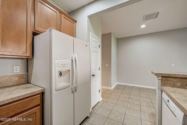 Building Photo - 13493 Sunstone St