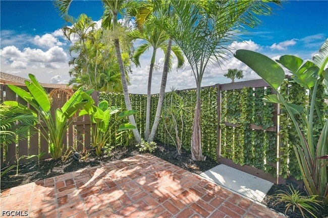 Building Photo - 6386 Royal Woods Dr