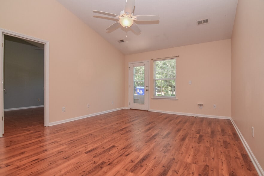 Building Photo - 7898 Montview Rd