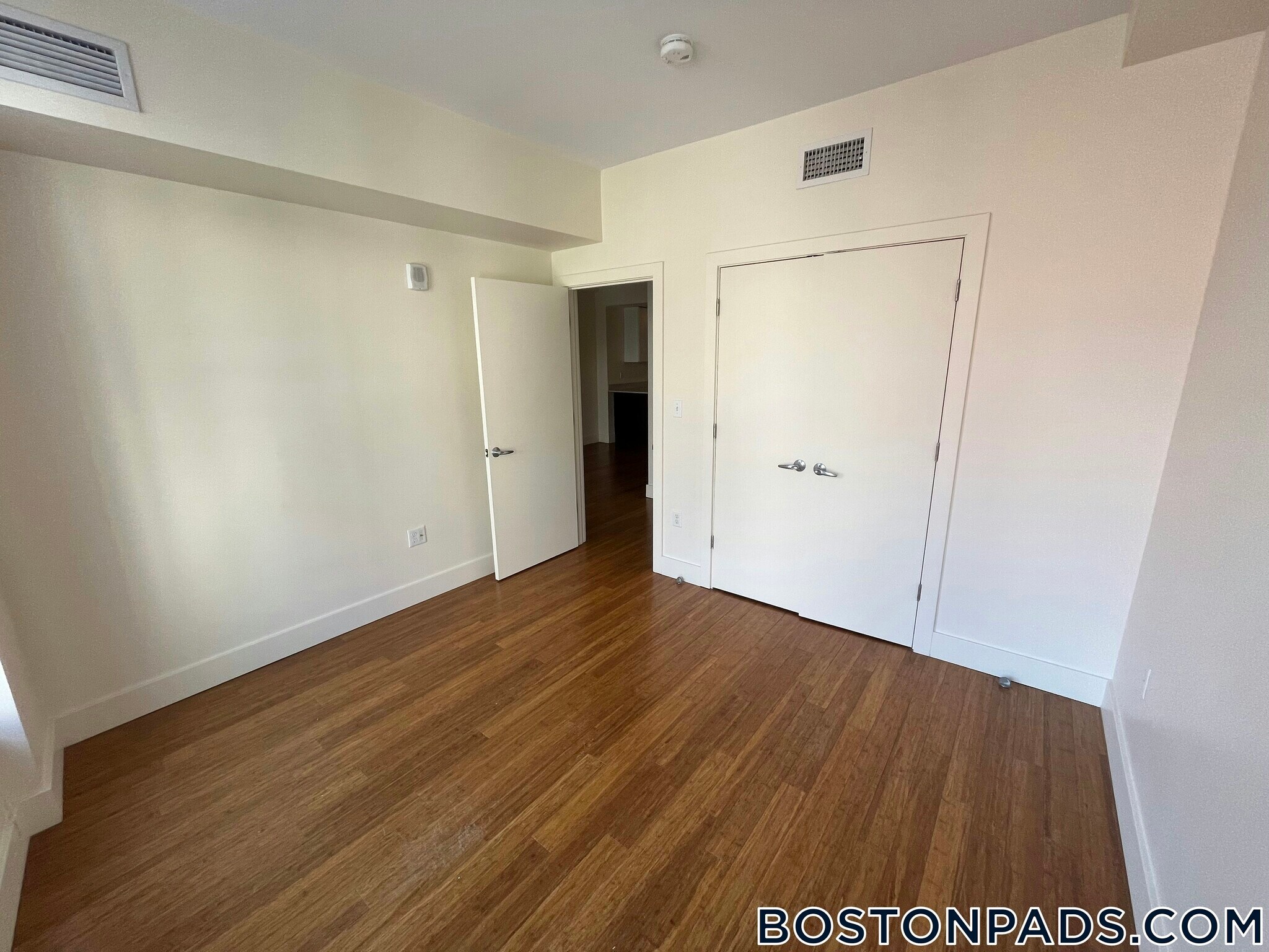 Building Photo - 8 Winter Pl