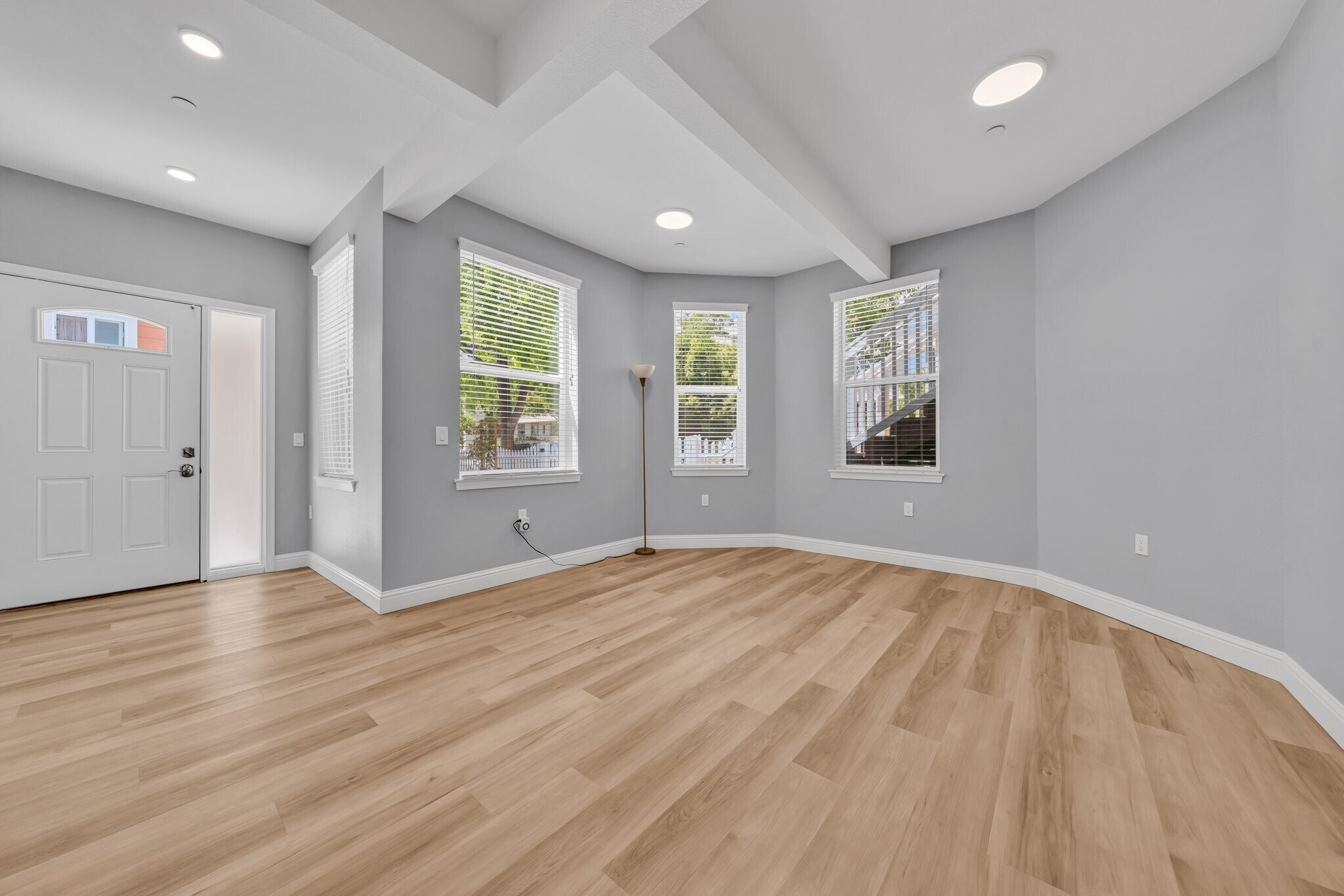 Building Photo - 2020 Dwight Way