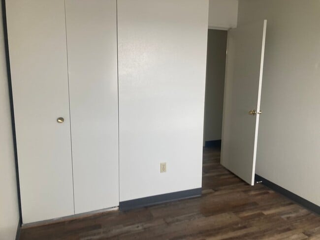 Building Photo - 406 17th St NW