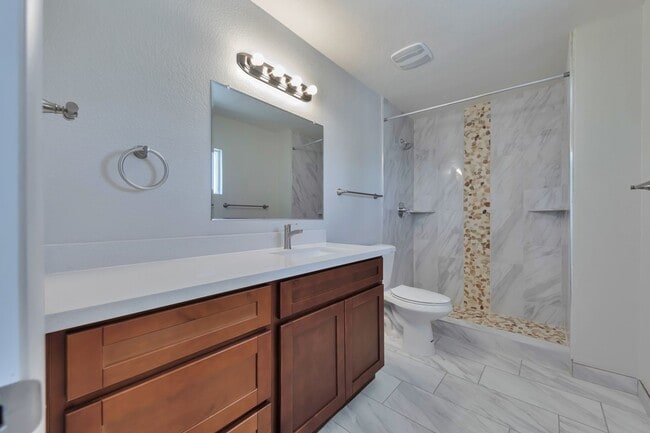 Building Photo - Exceptional 6-Bedroom Home with Pool Near ASU Campus