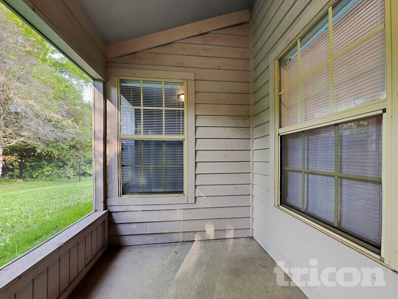 Building Photo - 3020 Sunmeadow Ct