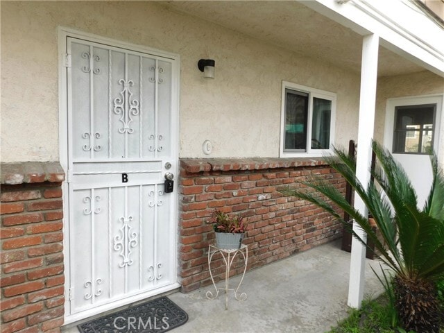 Building Photo - 755 Valley View Ave