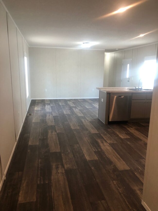 Building Photo - BRAND NEW-3 Bedroom / 2 Bath