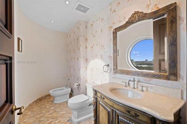 Building Photo - 16047 Collins Ave