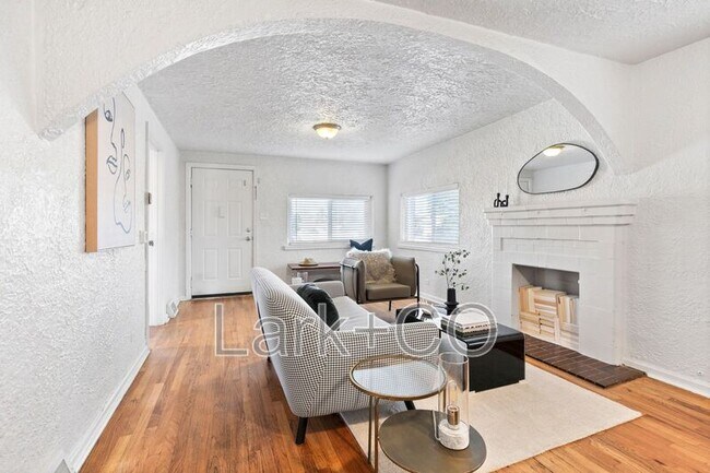 Building Photo - 579 S Osceola St