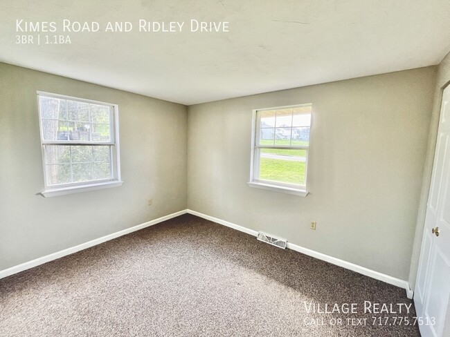 Building Photo - *** Available mid-June! *** Large, remodel...