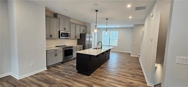 Building Photo - 908 Colton Dr