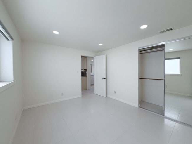 Building Photo - 500 Ocean Dr