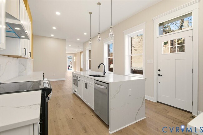 Building Photo - 316 W Clay St