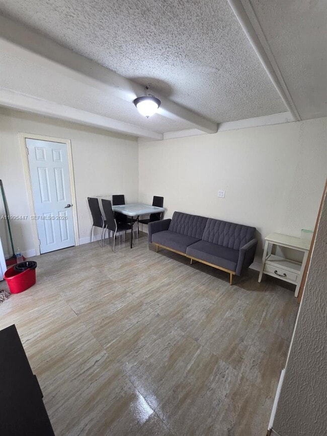 Building Photo - 1420 SW 129th Ct