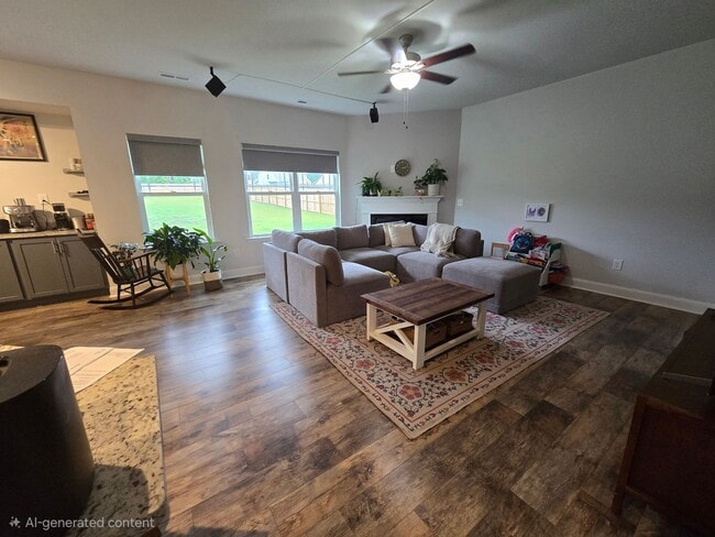 Building Photo - New Listing!!