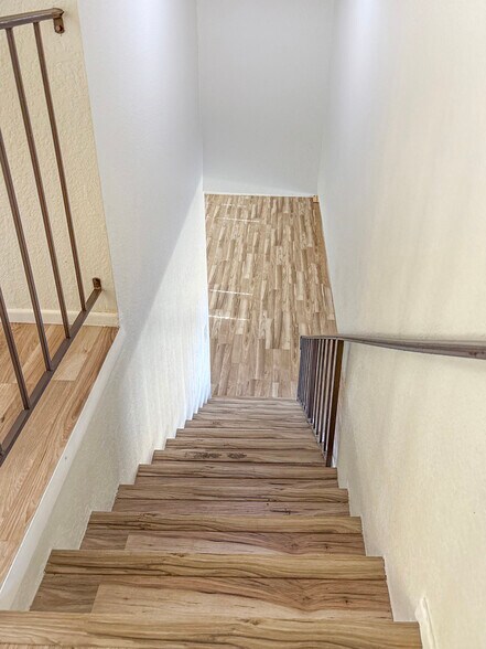 Building Photo - 4745 Karling Pl
