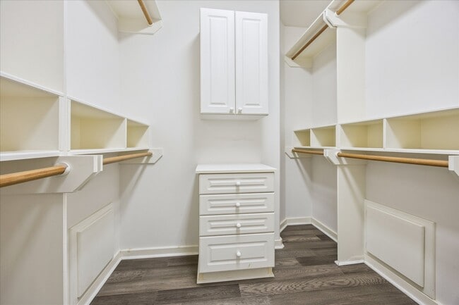 Building Photo - 2422 Dorrington St