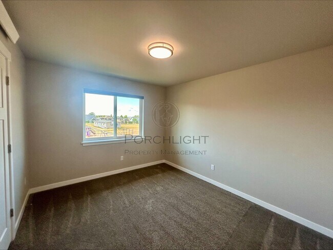 Building Photo - 612 Mead Ave
