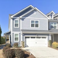 Building Photo - Charming 3-Bed End-Unit Townhome in Apex!