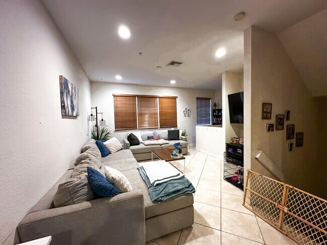 Building Photo - 137 Ocean Cay Way