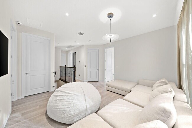 Building Photo - 1512 Bursera Ter