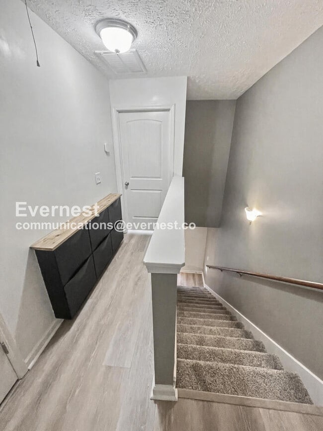 Building Photo - 1522 Sprucedale Dr