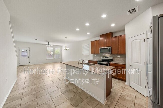 Building Photo - 7347 Bluebonnet Bay