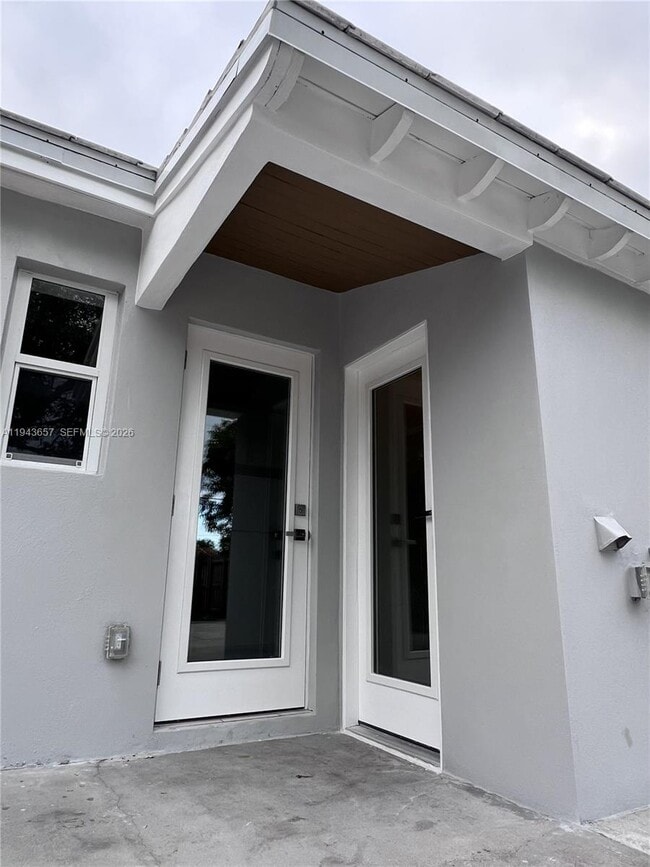 Building Photo - 1432 N Andrews Ave