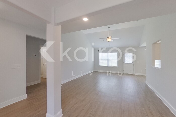 Building Photo - 105 Mountain Holly Rd