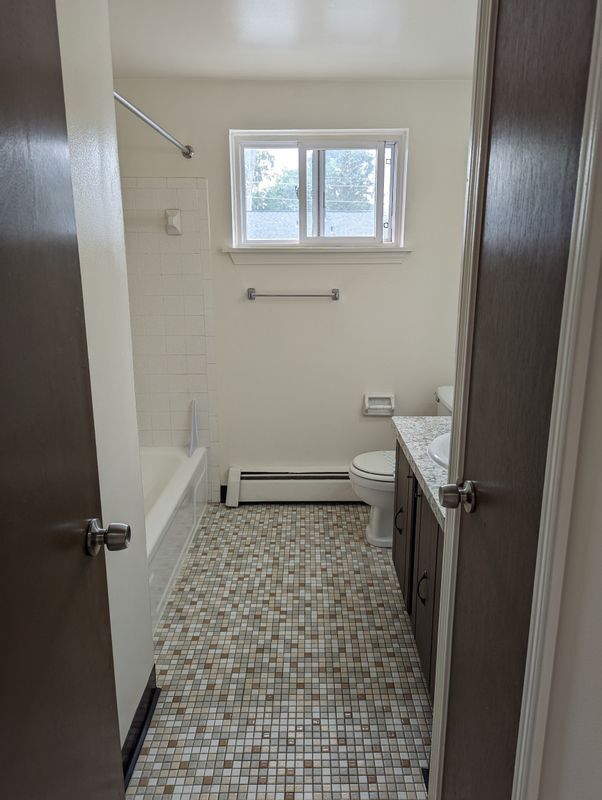 Building Photo - 15 Losson Garden Dr