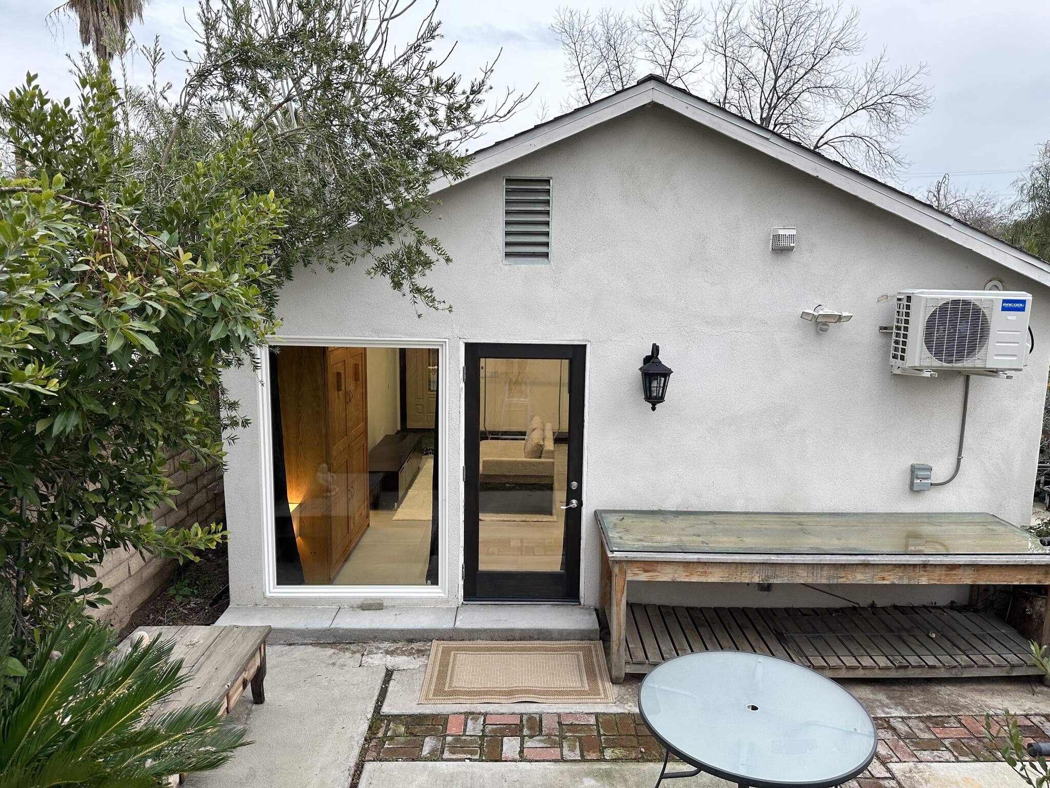 Building Photo - 7713 Owensmouth Ave