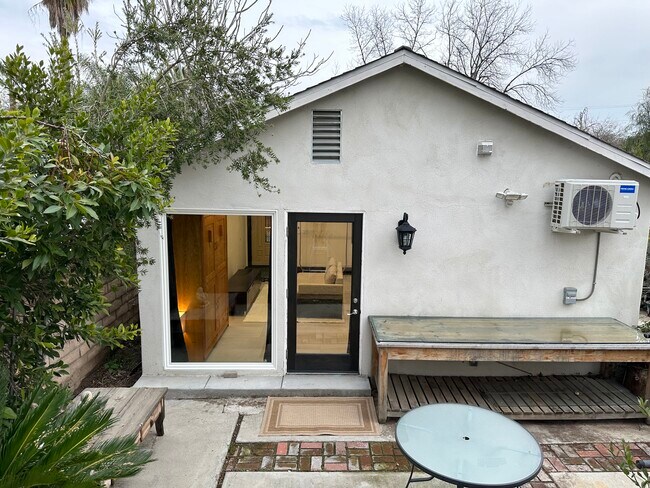 Building Photo - 7713 Owensmouth Ave