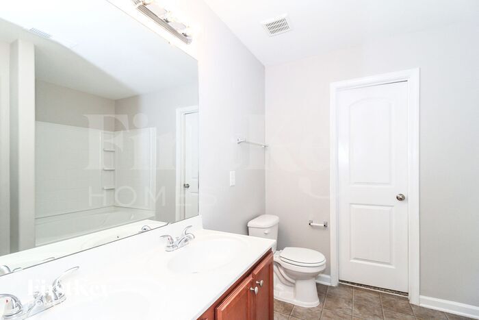 Building Photo - 3891 Templeton Ln