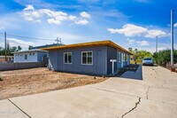 Building Photo - 4326 N 13th Pl