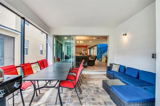 Building Photo - 1919 Tropical Palms Cir