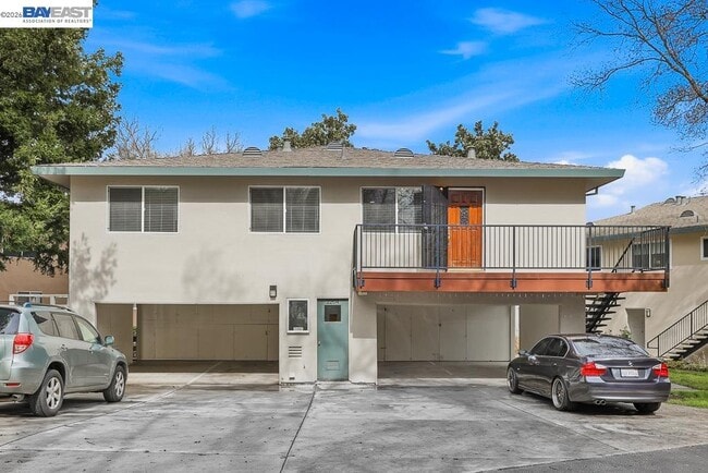 Building Photo - 2204 Segundo Ct