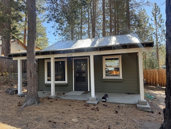 Primary Photo - 3533 Bobby Grey Cir