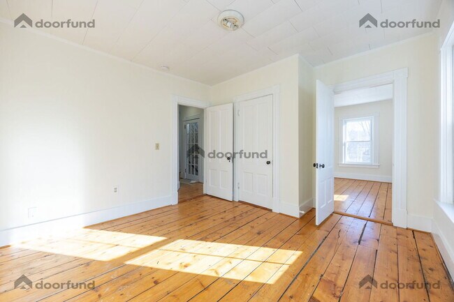 Building Photo - 12 Page St