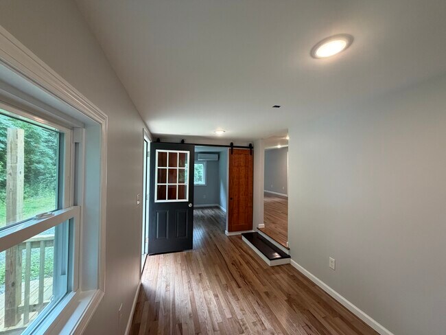 Building Photo - 275 Capt Beers Plain Rd