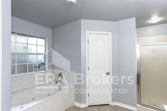 Building Photo - 5608 Hunters Ridge Trail