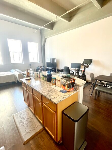 Building Photo - 511 N Broad St