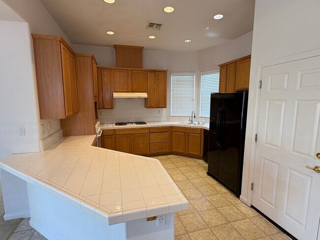 Building Photo - Beautiful charming single story home