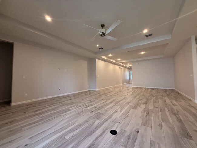 Building Photo - 4753 Ter Blf St