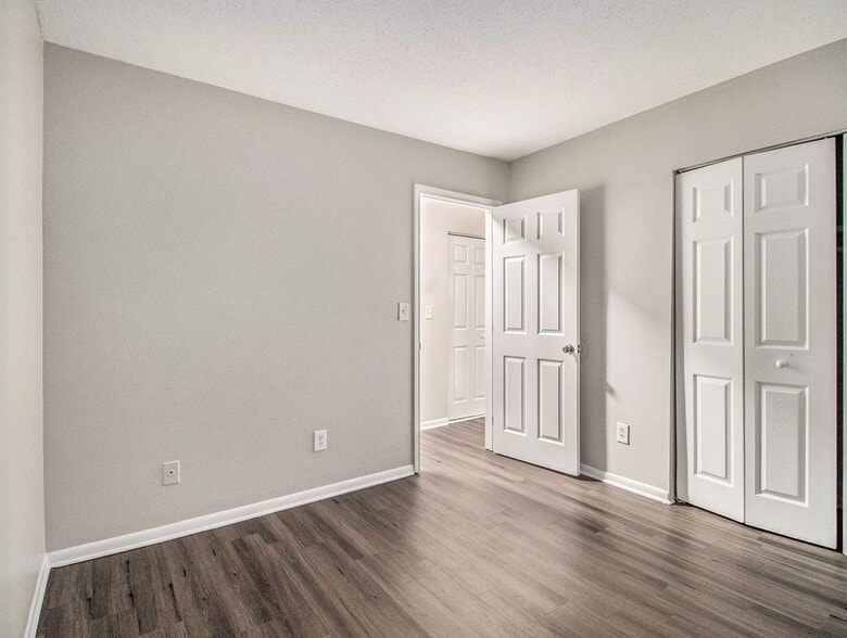 Building Photo - 3599 Woodbriar Cir