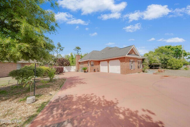 Building Photo - 303 Wood Trail