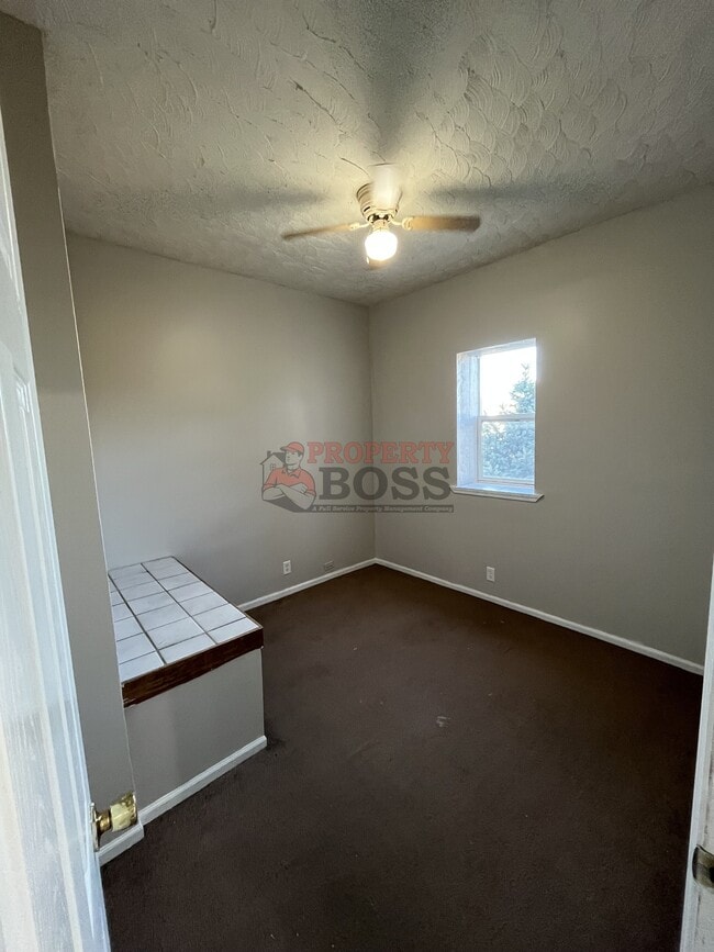 Building Photo - 3826 Butternut St